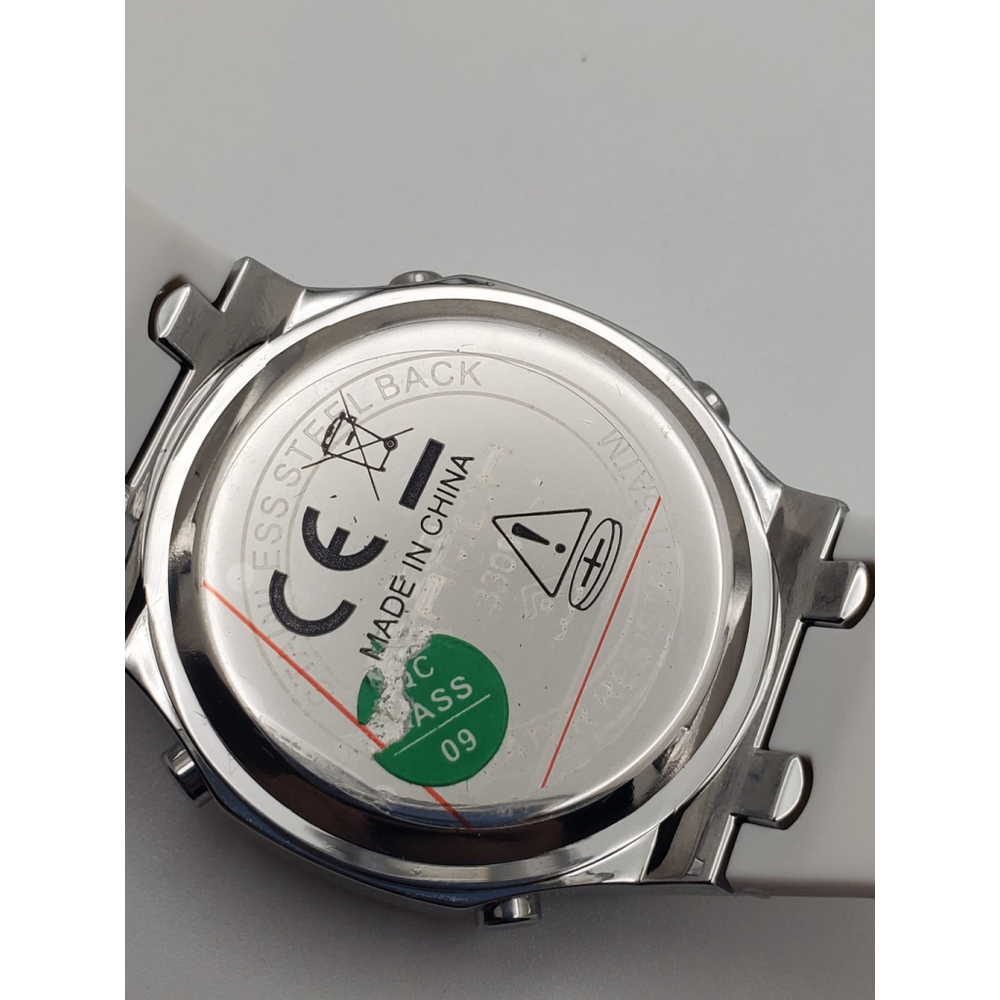 Mens Digital Watch - Picture 8 of 12